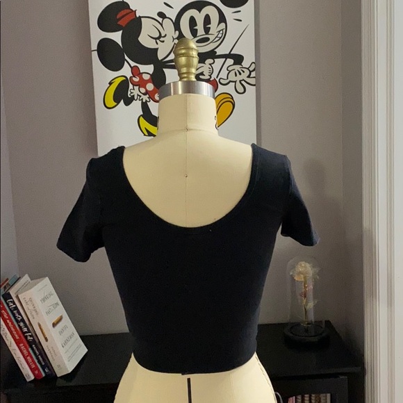 💫 Black Crop Tee - Picture 2 of 4